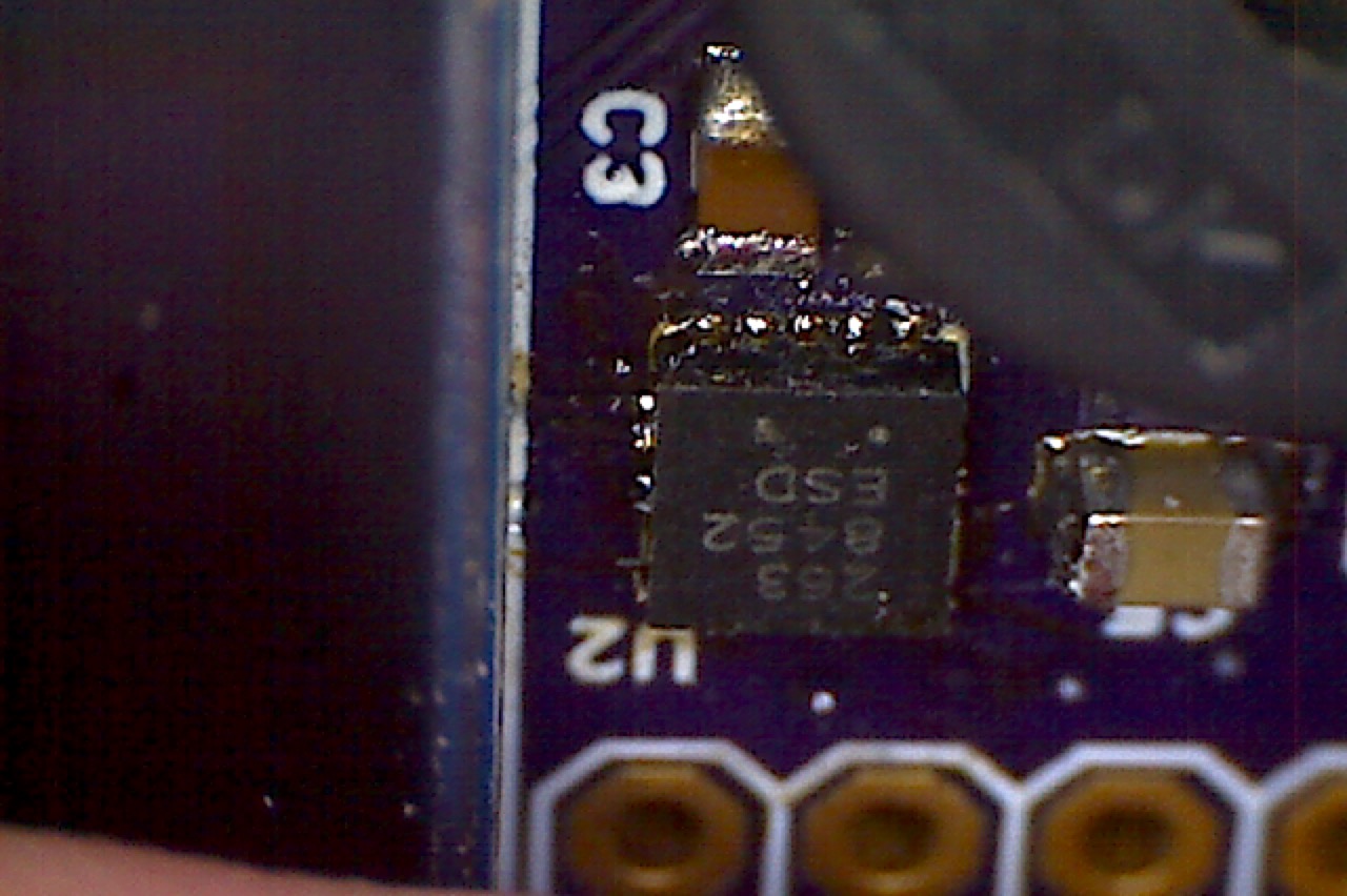 Shorts between pins in 0.5mm QFN